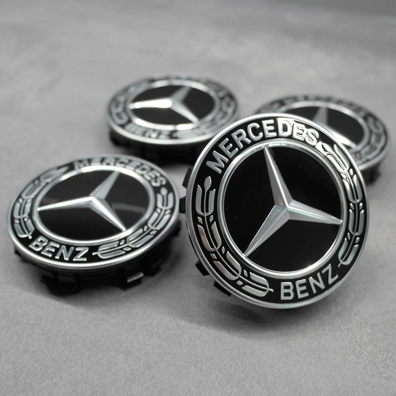 Rückansicht Mercedes-Benz Nabendeckel Schwarz 66,8 mm Rückansicht des schwarzen Mercedes-Benz Nabendeckels, Original, Durchmesser 66,8 mm