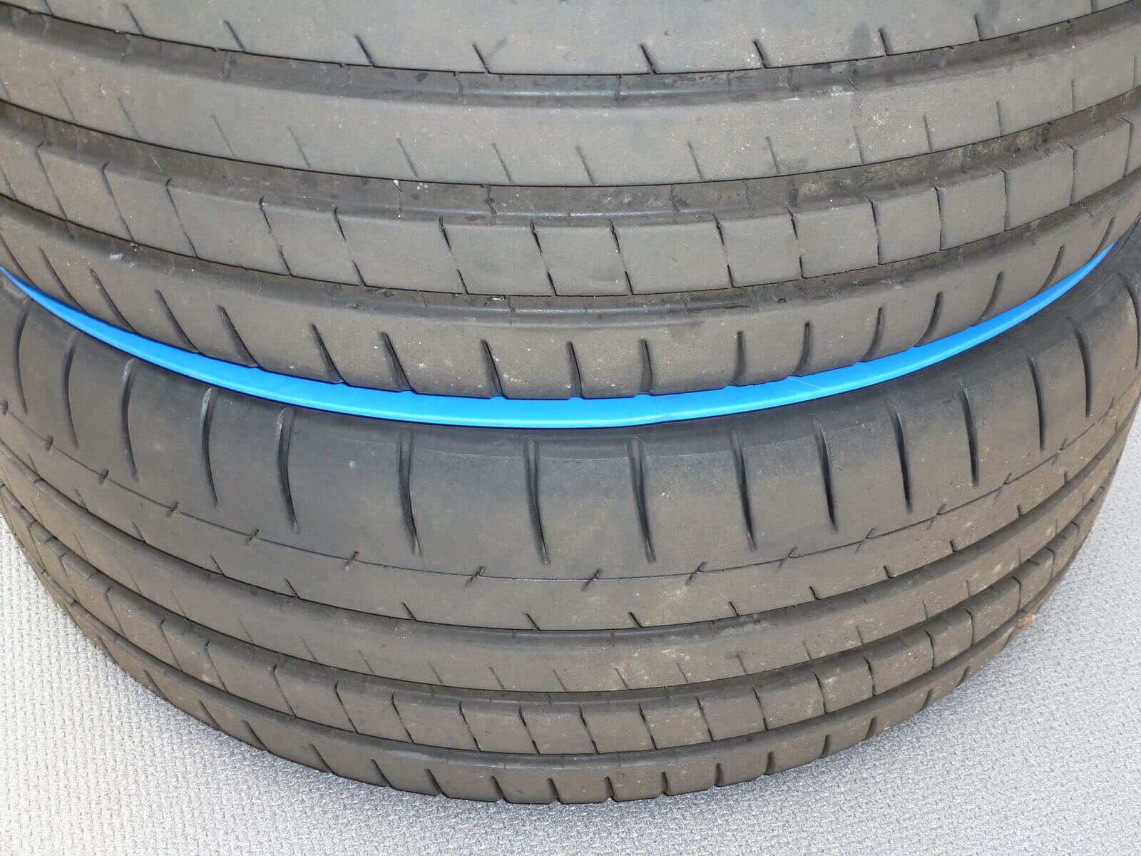 Radschutzmatte Blau - Schutzmatte für die Lagerung von Rädern