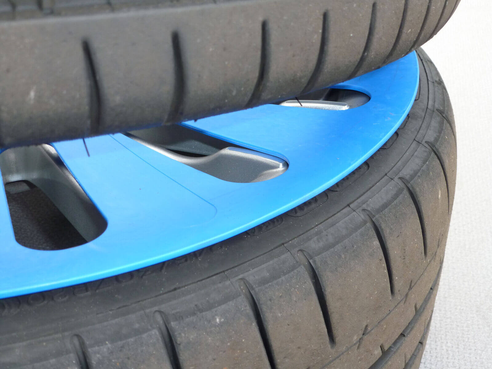 Radschutzmatte Blau - Schutzmatte für die Lagerung von Rädern